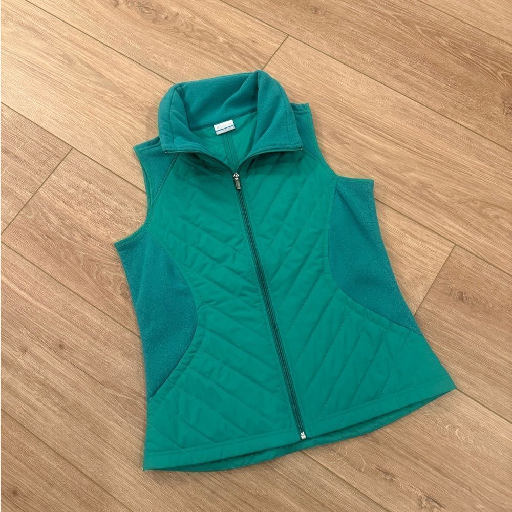 Columbia Women's Green Quilted Vest